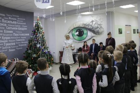 Рязань. Депутаты-коммунисты помогли создать детям новогоднее настроение