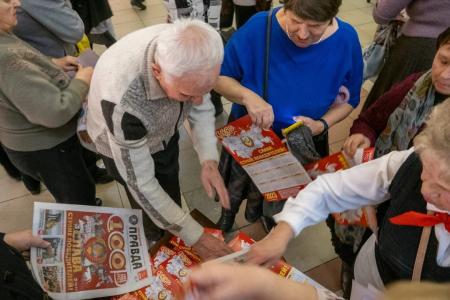 В Екатеринбурге прошел большой праздничный концерт в честь 100-летия СССР