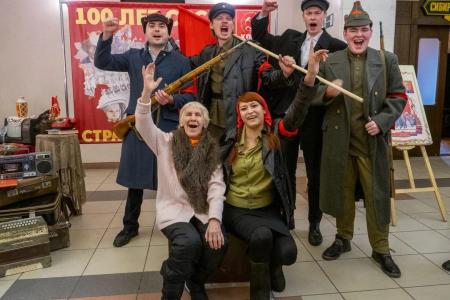 В Екатеринбурге прошел большой праздничный концерт в честь 100-летия СССР