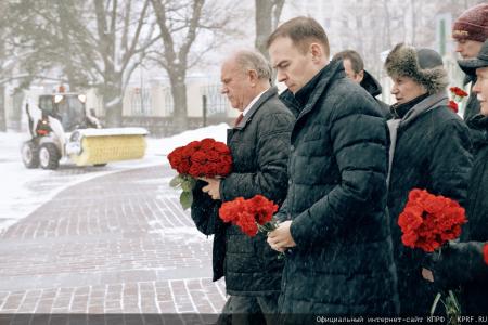Состоялся рабочий визит лидера КПРФ Геннадия Зюганова в город Ленинград / Санкт-Петербург