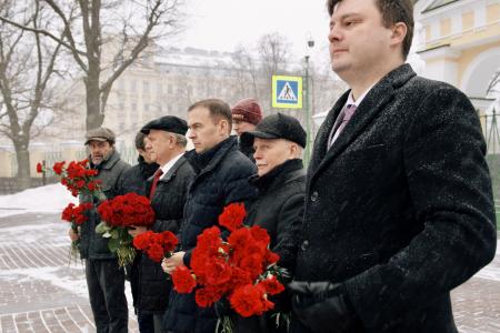 Состоялся рабочий визит лидера КПРФ Геннадия Зюганова в город Ленинград / Санкт-Петербург