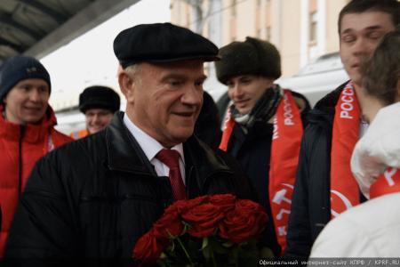 Состоялся рабочий визит лидера КПРФ Геннадия Зюганова в город Ленинград / Санкт-Петербург