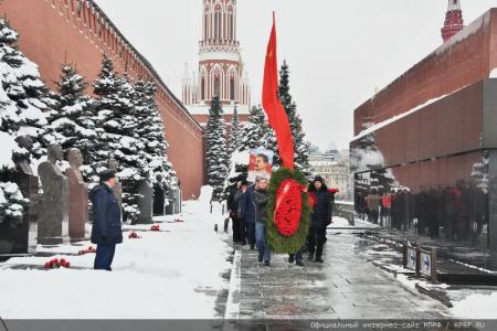 В Москве прошла торжественная акция, посвященная 143-й годовщине со Дня рождения И.В. Сталина