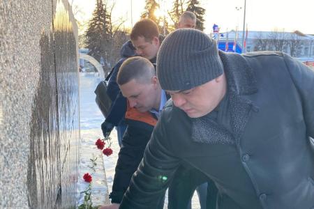 Ульяновские коммунисты провели ряд мероприятий, посвященных 100-летию СССР