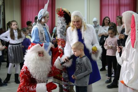 Алтайский край. КПРФ провела новогодний утренник для детей