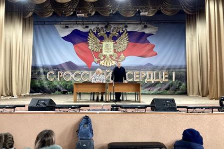 Анатолий Локоть посетил отремонтированную школу в Беловодском районе ЛНР