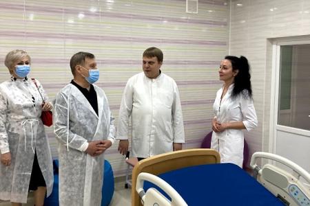Анатолий Локоть посетил отремонтированную школу в Беловодском районе ЛНР