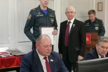 Сенатор Валерий Усатюк поздравил спасателей Хакасии с профессиональным праздником