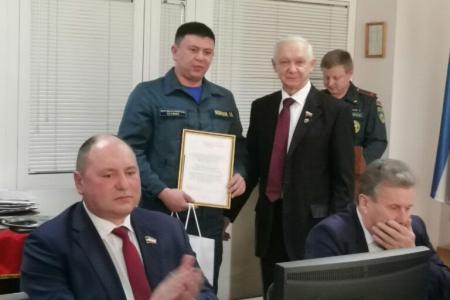Сенатор Валерий Усатюк поздравил спасателей Хакасии с профессиональным праздником