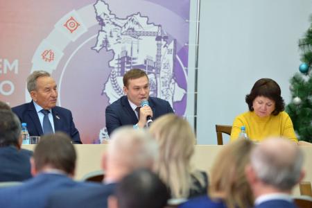 Глава Хакасии Валентин Коновалов принял участие в первом заседании регионального Муниципального совета