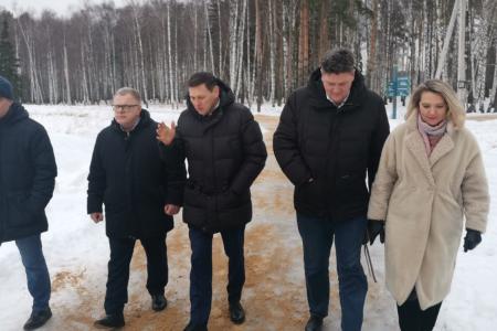 Руководитель фракции КПРФ в Мособлдуме Александр Наумов посетил с рабочим визитом биостанцию в Национальном парке «Лосиный Остров»