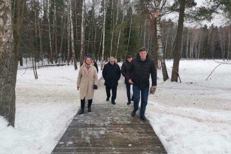 Руководитель фракции КПРФ в Мособлдуме Александр Наумов посетил с рабочим визитом биостанцию в Национальном парке «Лосиный Остров»