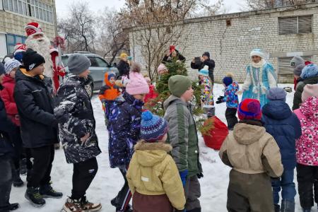 Рязань. Депутаты–коммунисты подарили праздник детям и навестили ветеранов