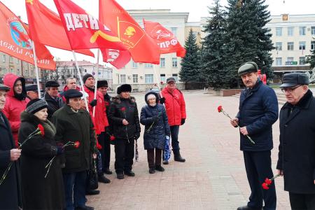Коммунисты Брянщины почтили память В.И. Ленина