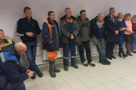 Псковская область. Депутаты КПРФ Дмитрий Михайлов и Александр Баев провели встречу с рабочими предприятия по эксплуатации мостов