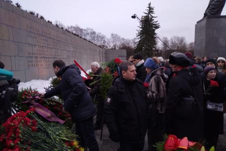 Слава тебе, город-герой Ленинград!