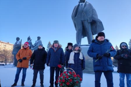 В Новосибирске почтили память основателя Советского государства – Владимира Ильича Ленина