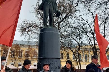 Калуга. Возложения цветов к памятникам В.И.Ленина