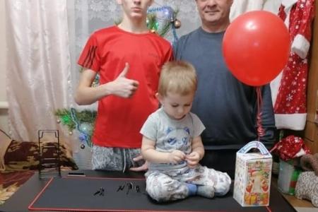 Дети из многодетных и малоимущих семей Белгородской области получили сладкие подарки