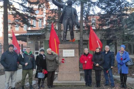 Коммунисты Ленинграда провели ряд акций в память о В.И. Ленине