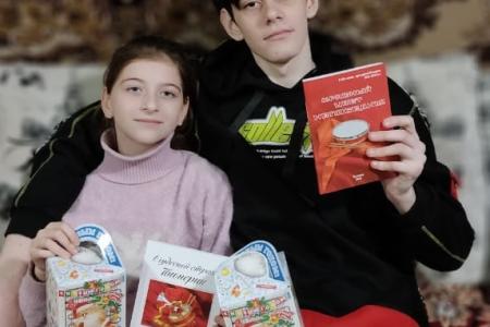 Дети из многодетных и малоимущих семей Белгородской области получили сладкие подарки