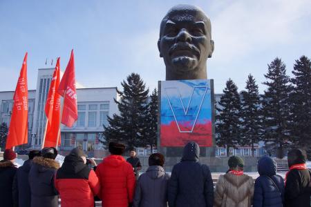 Республика Бурятия: Цветы – вождю пролетариата