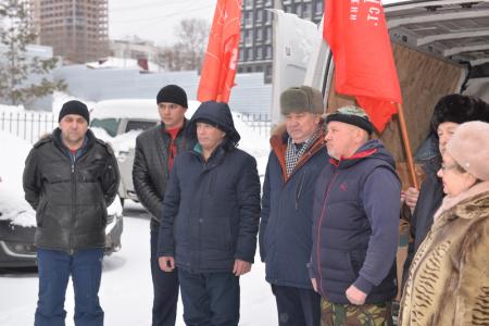 Новосибирские коммунисты отправили гуманитарную помощь в Луганскую народную республику