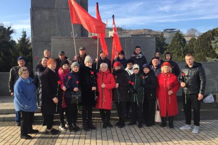 Память В.И. Ленина почтили в Крыму