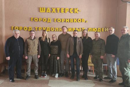 Казбек Тайсаев и Яна Лантратова в составе делегации  Государственной Думы прибыли в ДНР