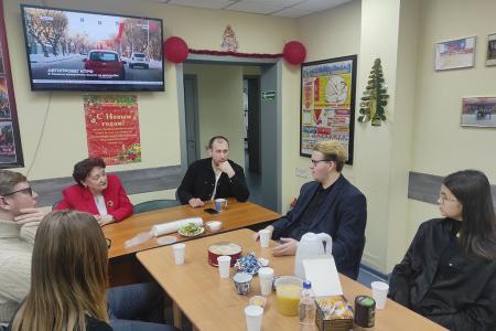 Лидер тюменских коммунистов Тамара Казанцева встретилась с участниками проекта «Политическая кухня»