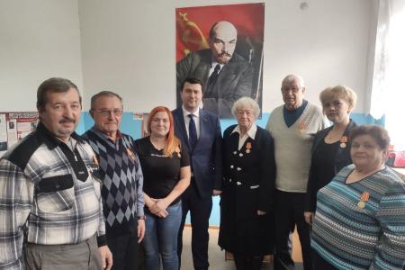 Олег Лебедев помогает восстановить водоснабжение в деревне Пигалева Горка Вологодской области