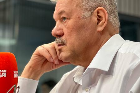 На радио «Комсомольская правда» состоялась «Партийная среда» с Николаем Коломейцевым