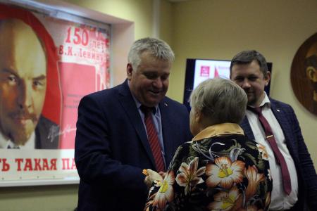 Воронежский обком КПРФ организовал концерт для ветеранов в честь 80-летия освобождения Воронежа