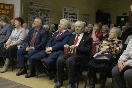 Воронежский обком КПРФ организовал концерт для ветеранов в честь 80-летия освобождения Воронежа