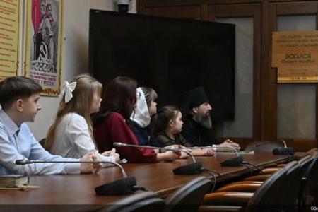 Г.А. Зюганов встретился с детьми - лауреатами конкурса «Красота божьего мира»