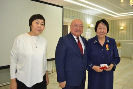 Коммунисты Калмыкии достойно отметили День 100-летия СССР