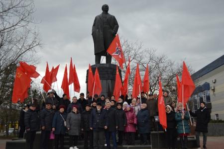 Коммунисты Калмыкии отметили 80-летие освобождения города Элисты от немецко-фашистских захватчиков