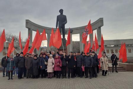 Коммунисты Калмыкии отметили 80-летие освобождения города Элисты от немецко-фашистских захватчиков