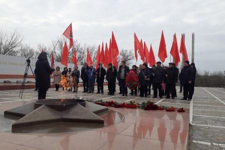 Коммунисты Калмыкии отметили 80-летие освобождения города Элисты от немецко-фашистских захватчиков