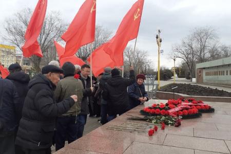 Коммунисты Калмыкии отметили 80-летие освобождения города Элисты от немецко-фашистских захватчиков