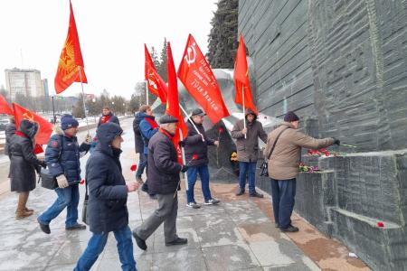 В Воронеже прошел автопробег, приуроченный к 80-летию со дня освобождения города