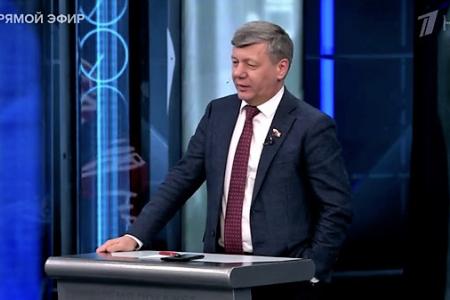 Дмитрий Новиков на Первом канале о поставках Киеву западного оружия и сроках демилитаризации Украины