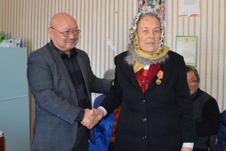 Встречи в Кетченерах главы фракции КРО КПРФ в парламенте Калмыкии Николая Нурова