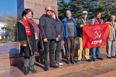 Память В.И. Ленина почтили в Крыму