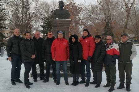 Коммунисты в Оренбургской области почтили память земляка, Героя Сталинградской битвы