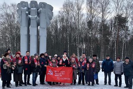 Подмосковные коммунисты отметили 80-летие Сталинградской битвы