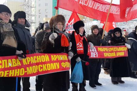 Коммунисты Якутии организованно отметили 105-ю годовщину Советской Армии и Военно-Морского Флота
