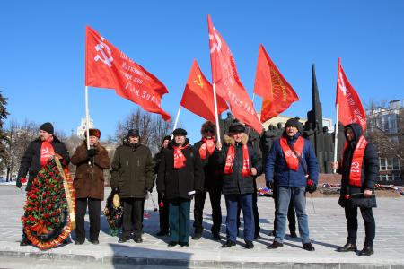 В Воронеже отметили 105-ю годовщину Красной Армии