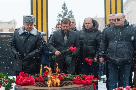 Рязанские коммунисты возложили цветы к мемориалу воинам-рязанцам, погибшим в локальных войнах
