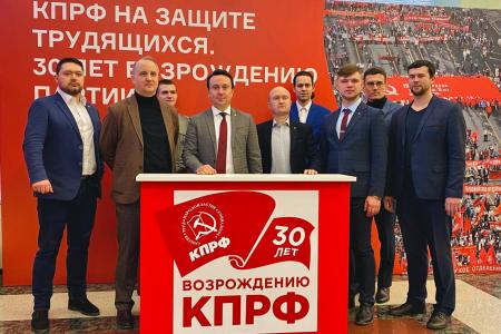 Делегация коммунистов Владимирской области посетила в Госдуме выставку КПРФ к 30-летию возрождения Компартии